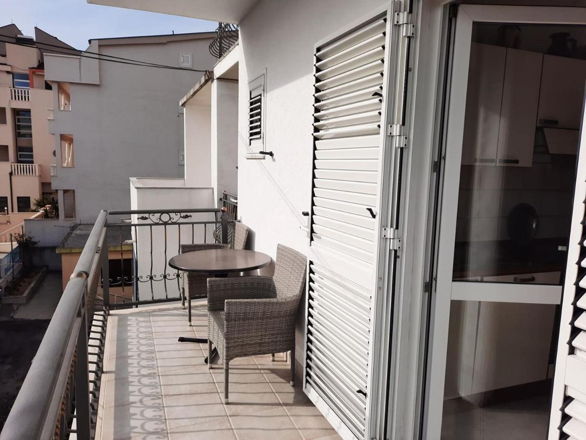 Apartments Rose Loboja Makarska Exterior photo