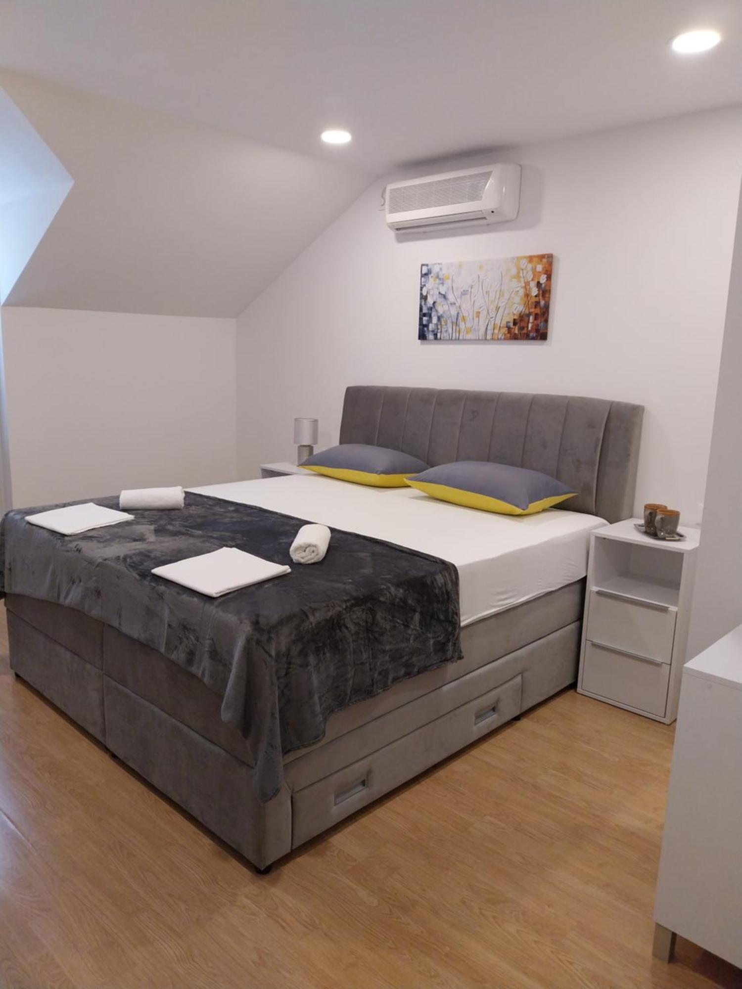 Apartments Rose Loboja Makarska Exterior photo