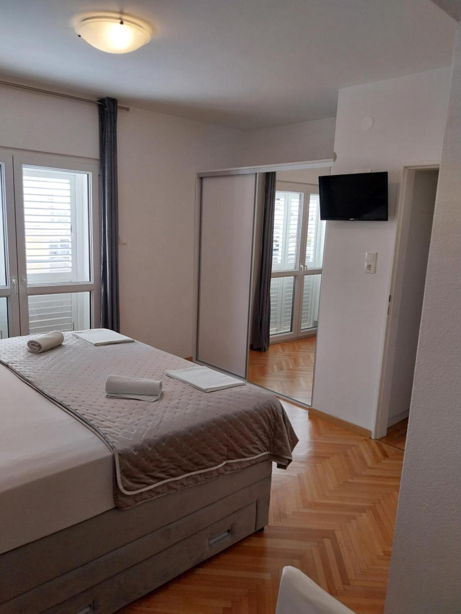 Apartments Rose Loboja Makarska Exterior photo