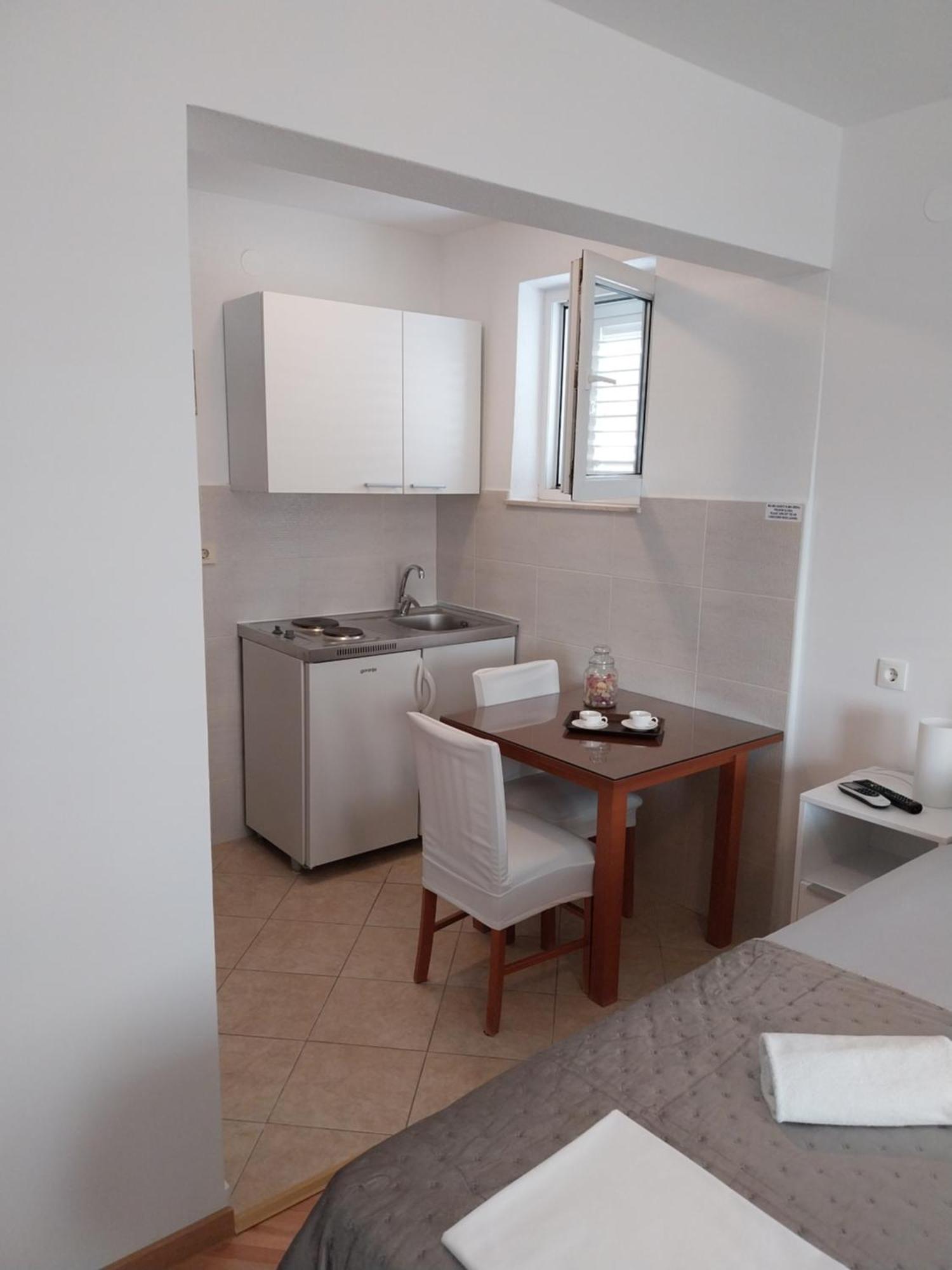 Apartments Rose Loboja Makarska Exterior photo