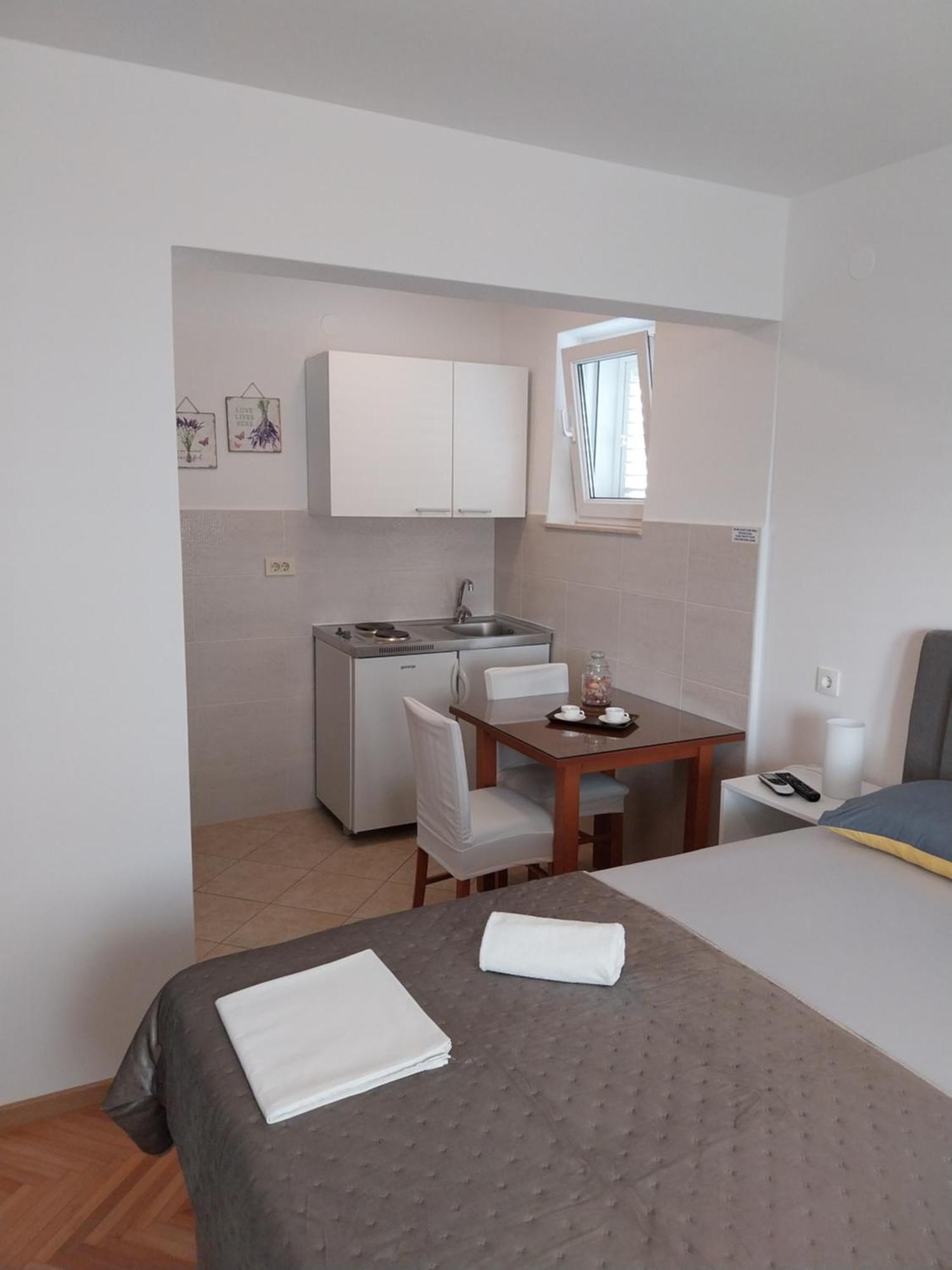 Apartments Rose Loboja Makarska Exterior photo